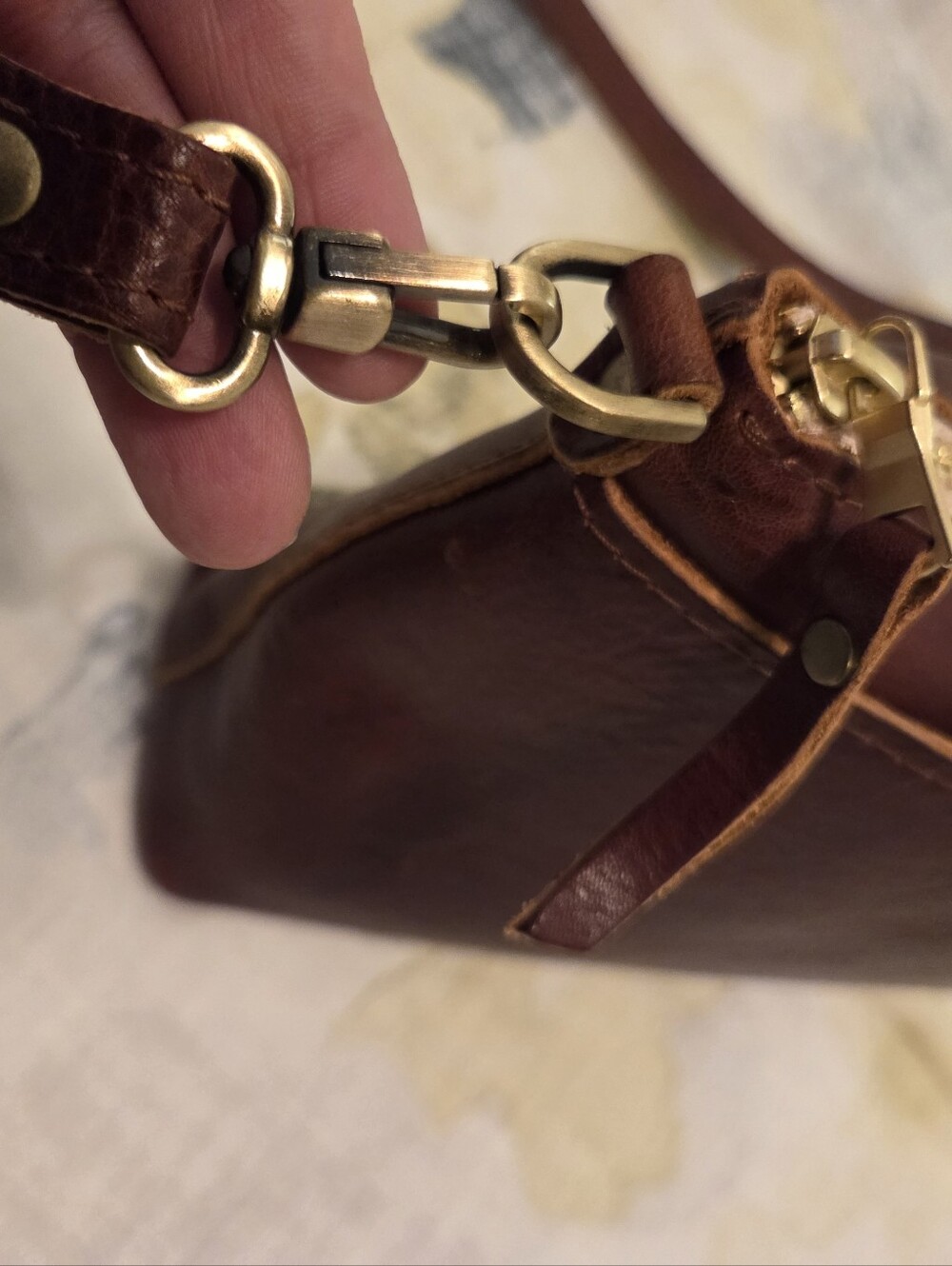 PORTLAND LEATHER Classic Poppy Rich Brown Pebbled Leather Crossbody Bag - Picture 7 of 14